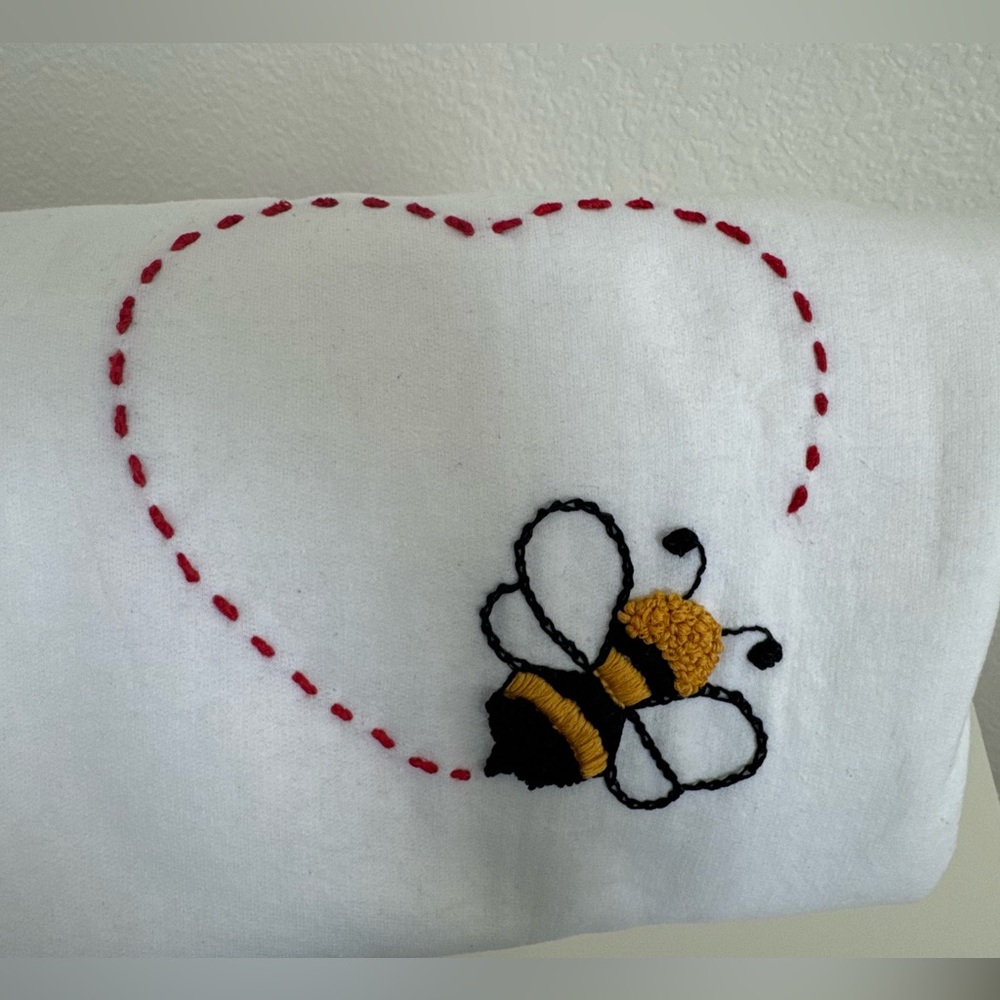 Hand Embroidered Bee Sweatshirt One of a Kind Women’s Size M - Picture 4 of 6